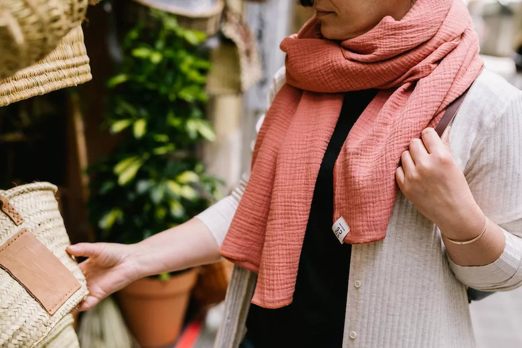 Écharpe d'été en coton biologique 140 cm x 140 cm